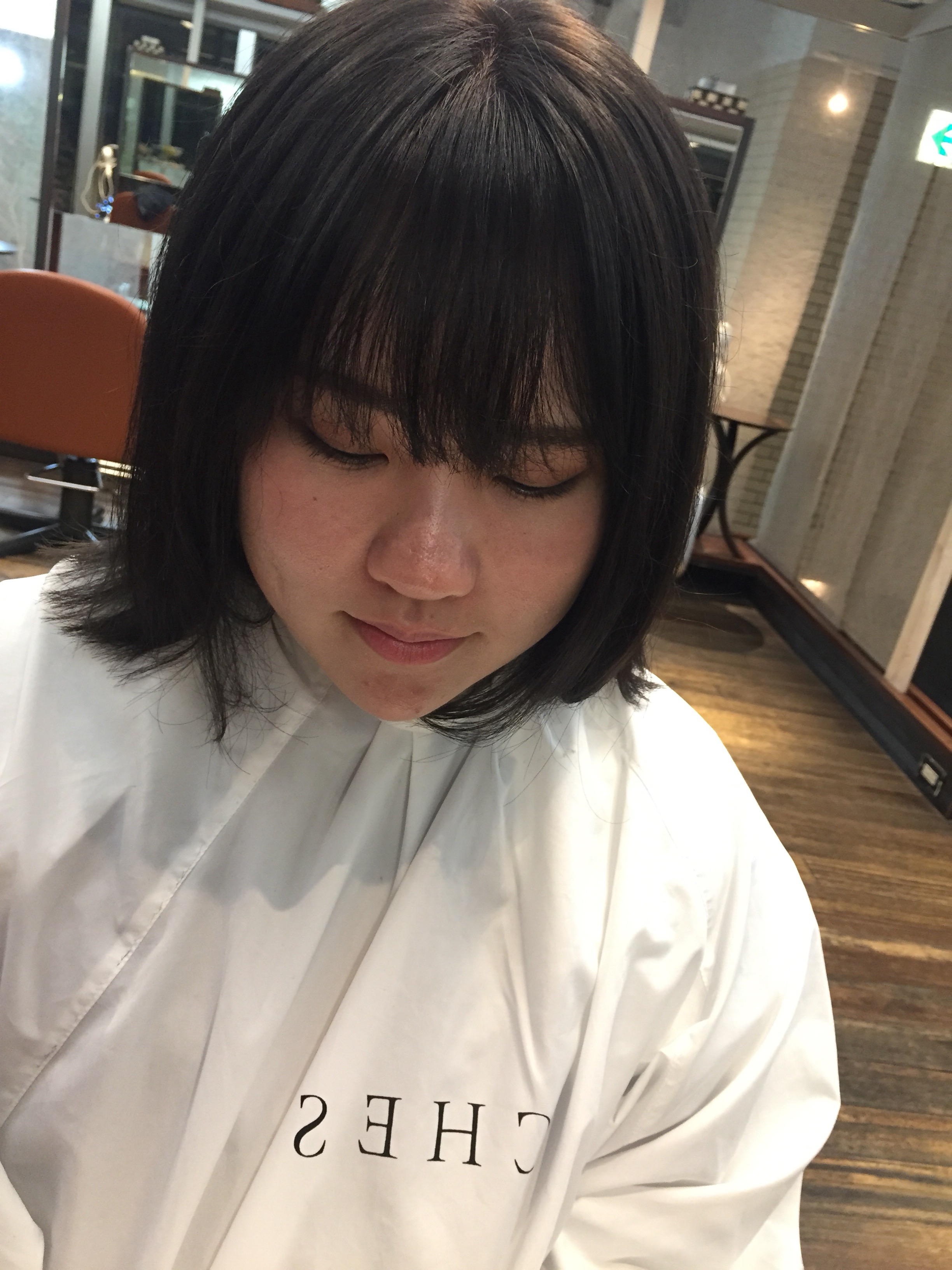 薄めのぱっつん前髪がかわいい Chest公式webサイト チェストは神戸 三宮 居留地 岡本 栄町 姫路 の美容室 美容室ヘアサロン