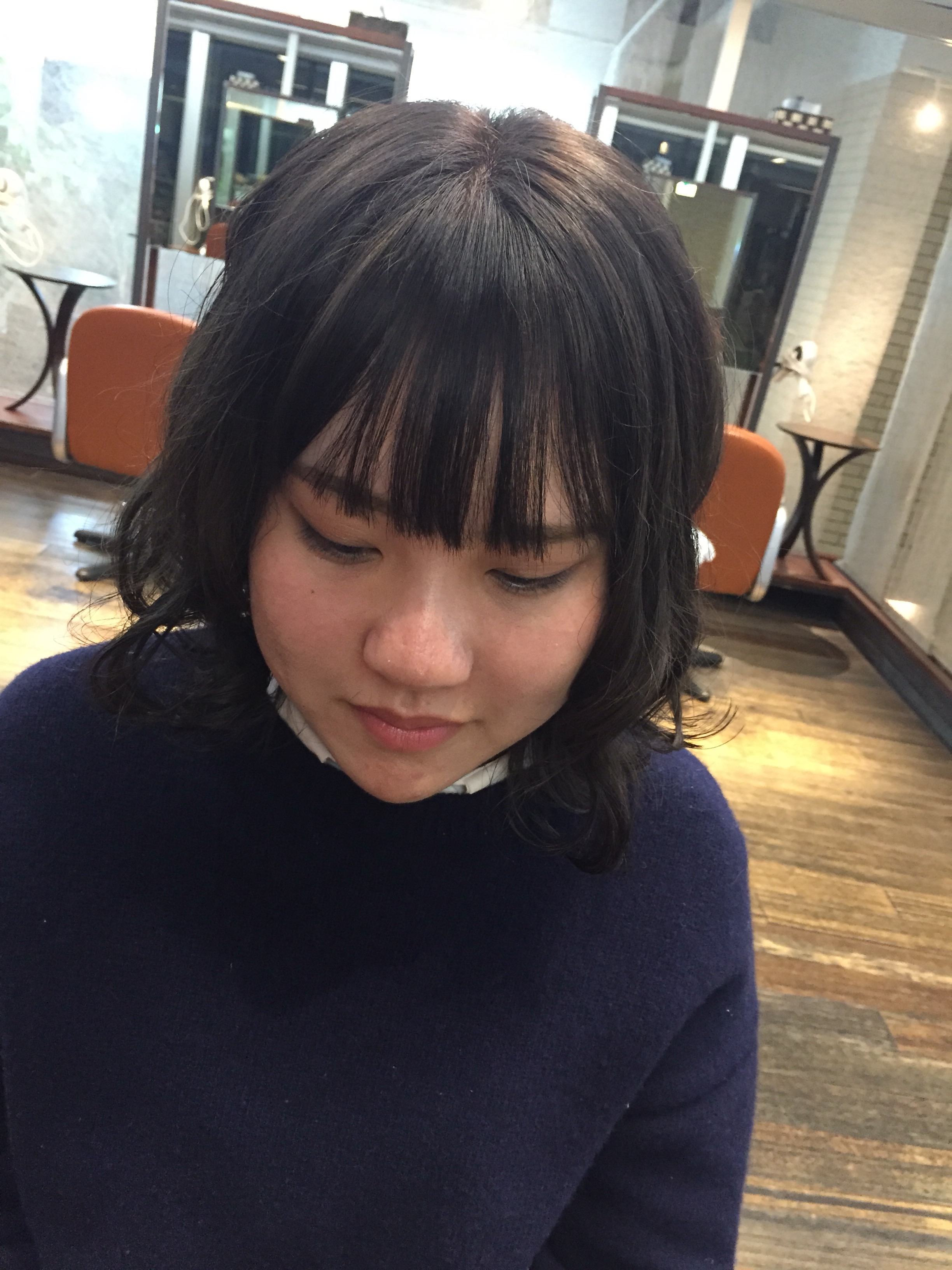 薄めのぱっつん前髪がかわいい Chest公式webサイト チェストは神戸 三宮 居留地 岡本 栄町 姫路 の美容室 美容室ヘアサロン